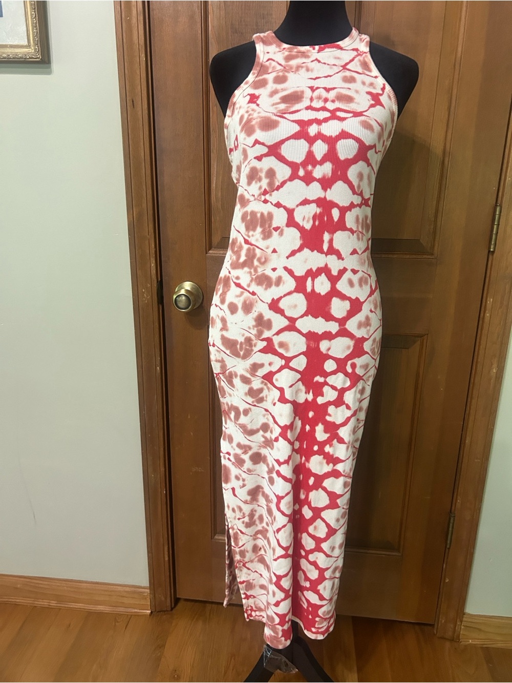 Young Fabulous  and Broke  Dress 
In Strawberry Boa Wash size small